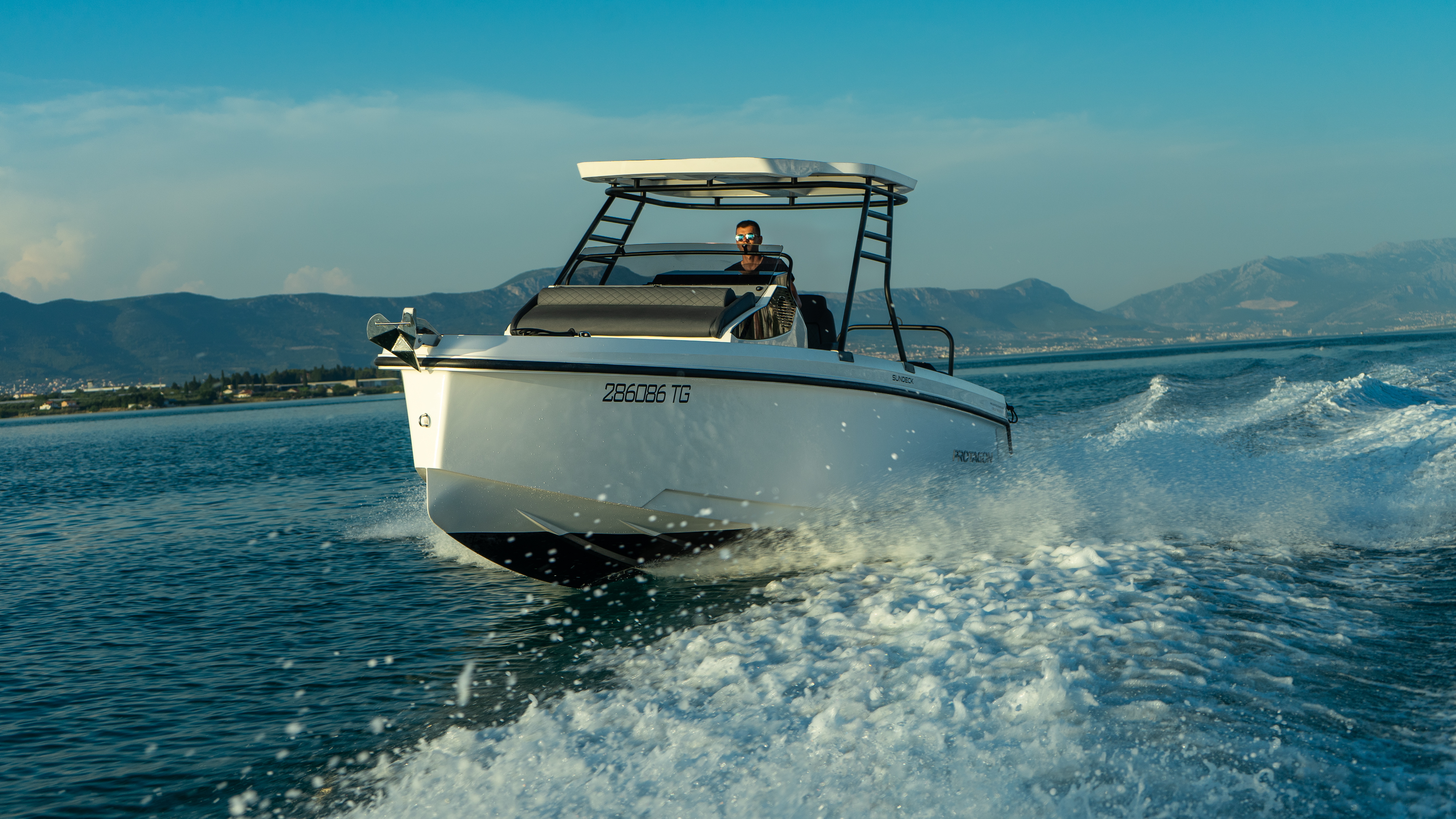 Protagon 25 Sundeck